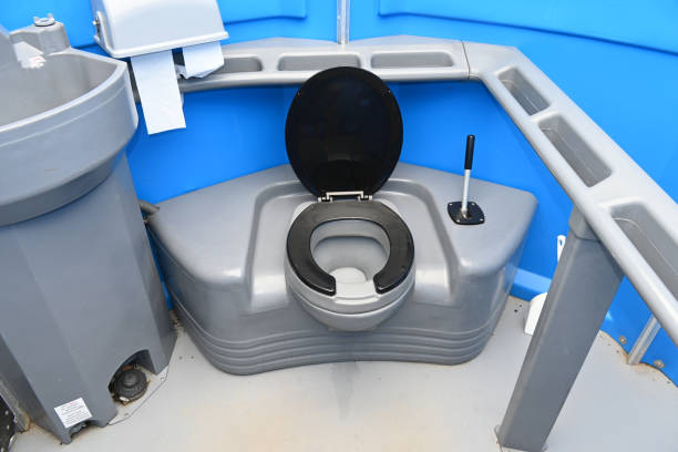 Best Porta potty delivery and setup  in Mattydale, NY